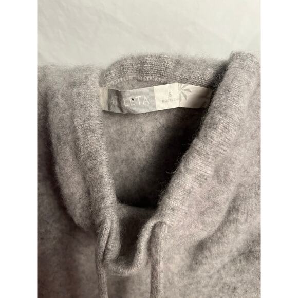 Athleta Girls Cashmere Hoodie Sweater Gray Size Small Pullover Cozy Soft - Picture 2 of 7